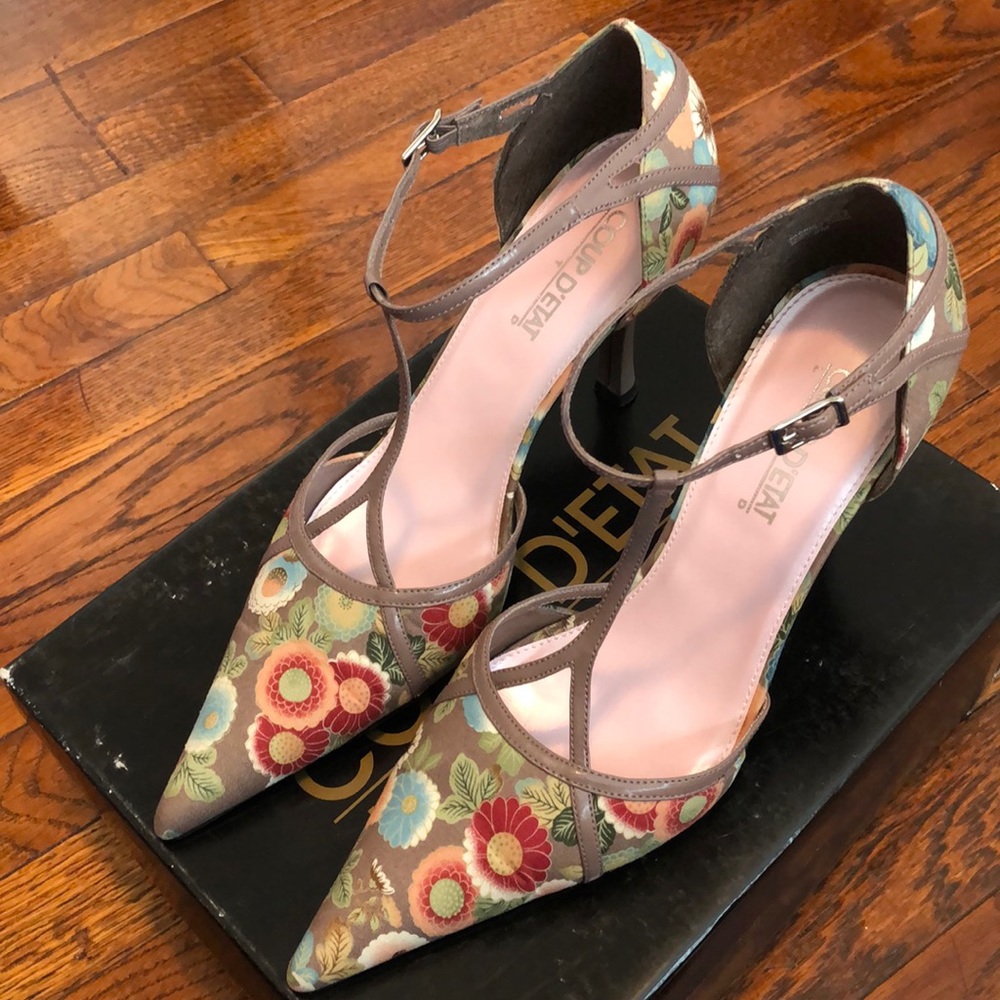 Taupe Floral print t-strap heels.